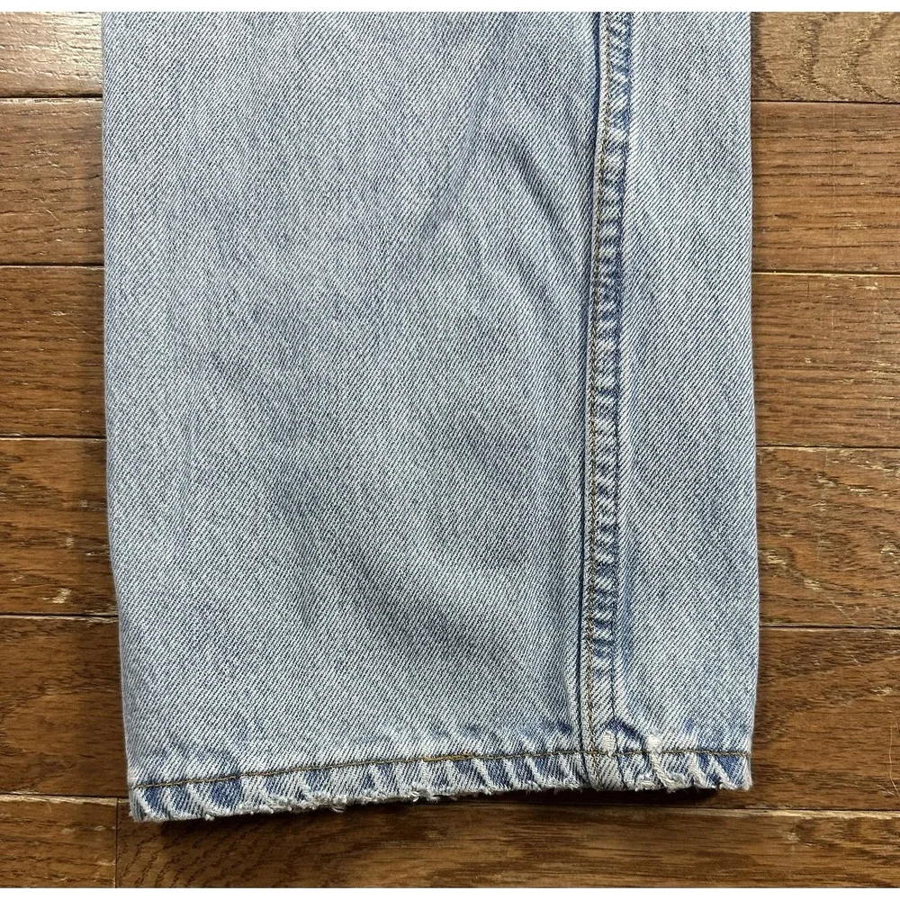 Vintage Levi's 501 Jeans 32x32 Light Blue Button Fly Made In USA 1996 Straight